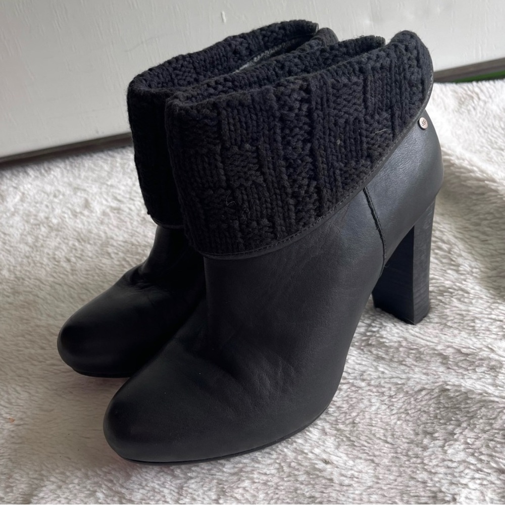 UGG Australia Dandylion Tres Black Leather Knit Ankle Boots s/n # 1008755